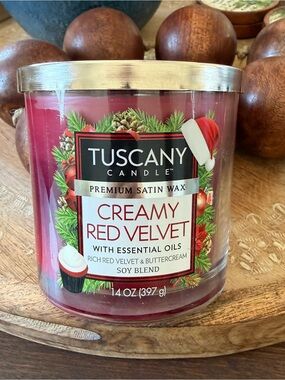 New Tuscany Candle CREAMY RED VELVET 14oz Soy Blend 3-Wick Scented Wax Large DIS